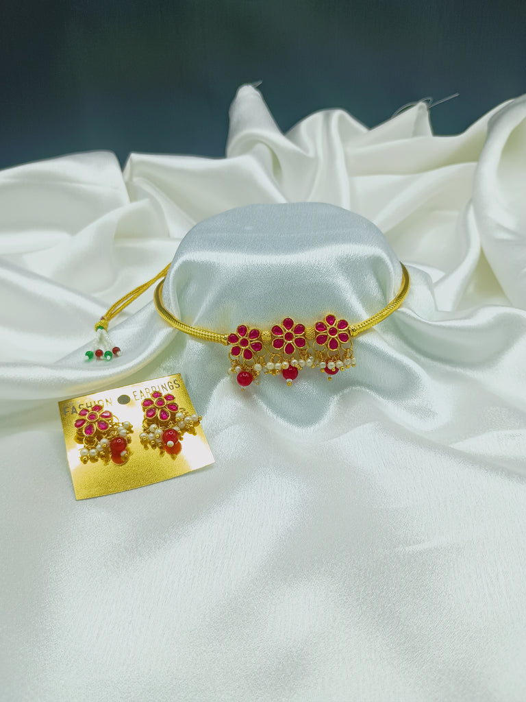Phoolvika Floral Pipe Necklace Set